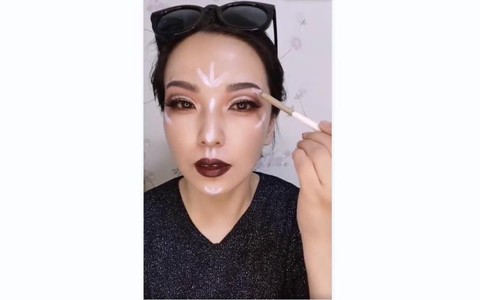 化妆暗影怎么打视频[图2]