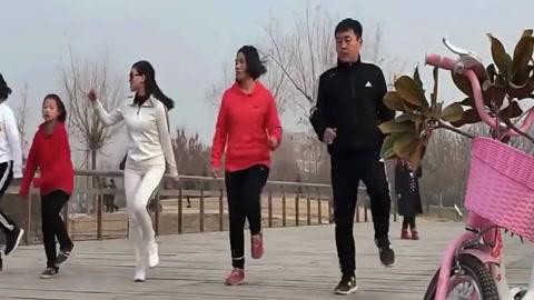 穿越火线鬼步怎么跳