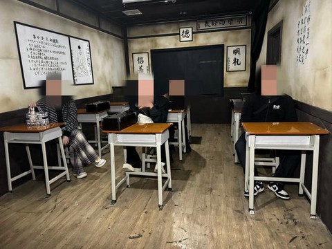 密室逃脱教室怎么过关[图2]