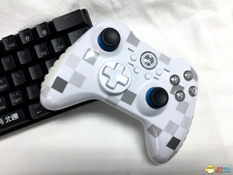 实况足球什么手柄好