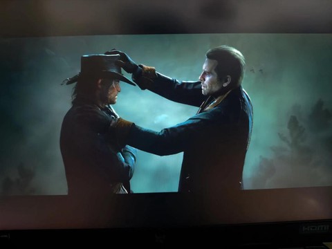 荒野大镖客2如何弯腰