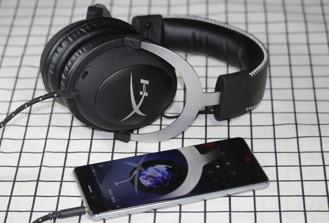 玩穿越火线用什么耳机好[图1]