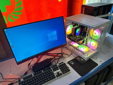 玩英雄联盟买什么电脑好[图1]