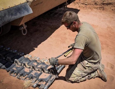 坦克世界怎么断履带