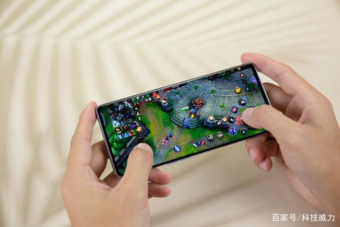 如何用手机玩英雄联盟[图2]