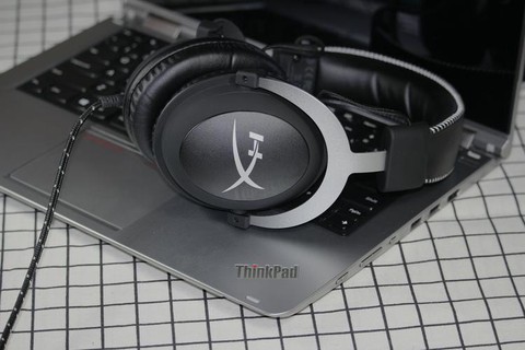 玩穿越火线用什么耳机好