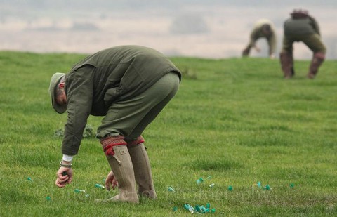 绝地逢生怎么捡东西