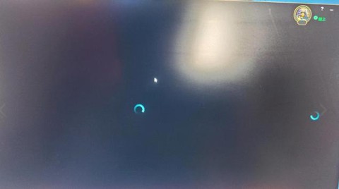 英雄联盟进去黑屏怎么回事