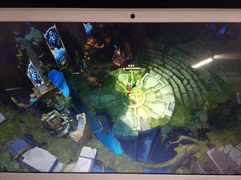 玩英雄联盟卡屏怎么办