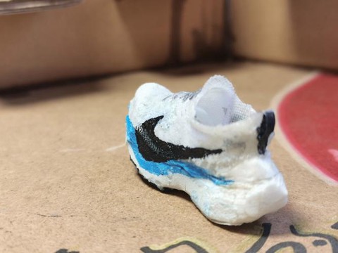 神奇宝贝跑鞋怎么做[图2]