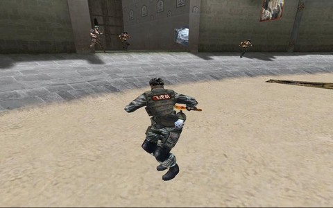 穿越火线怎么走碎步[图1]