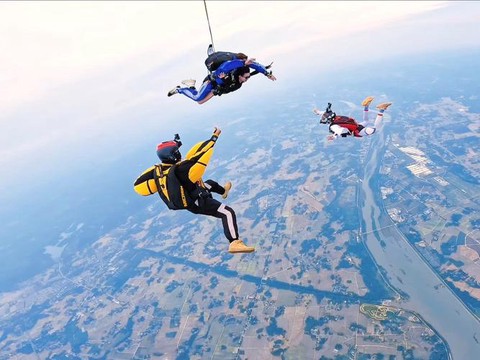 绝地求生怎么跳伞快