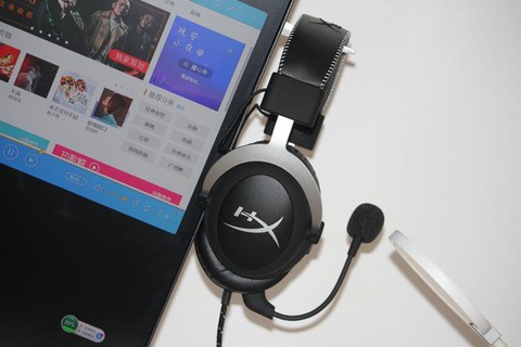 玩穿越火线用什么耳机好