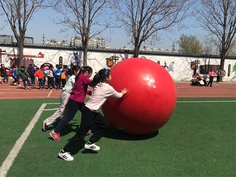 红蓝大作战怎么让球滚[图1]